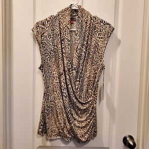 NWT Vince Camuto Leopard Sleeveless Stretchy V-neck top XL